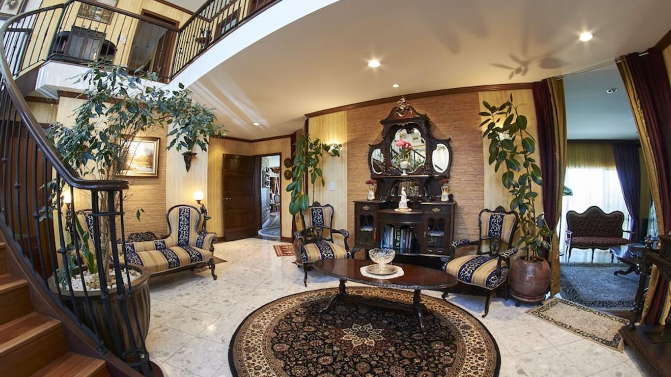 Zenith Boutique Lodge & Spa