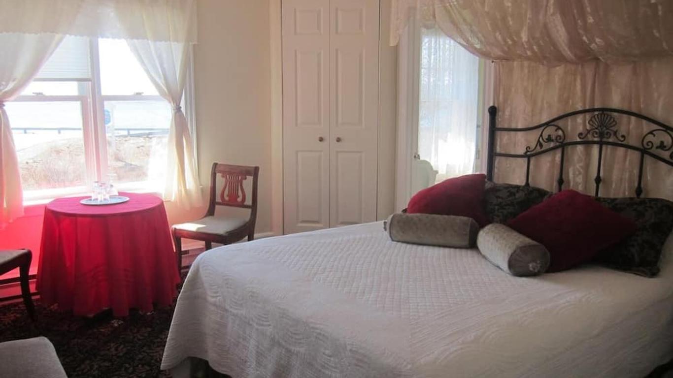 Salmon River House Country Inn