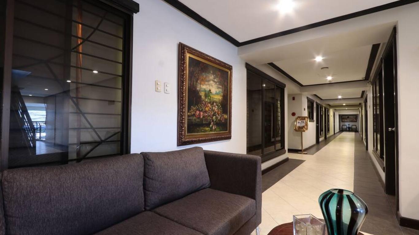 D' Leonor Hotel