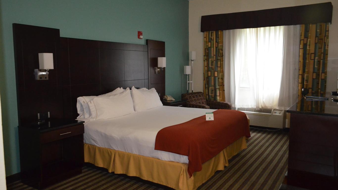 Holiday Inn Express & Suites West Point-Fort Montgomery