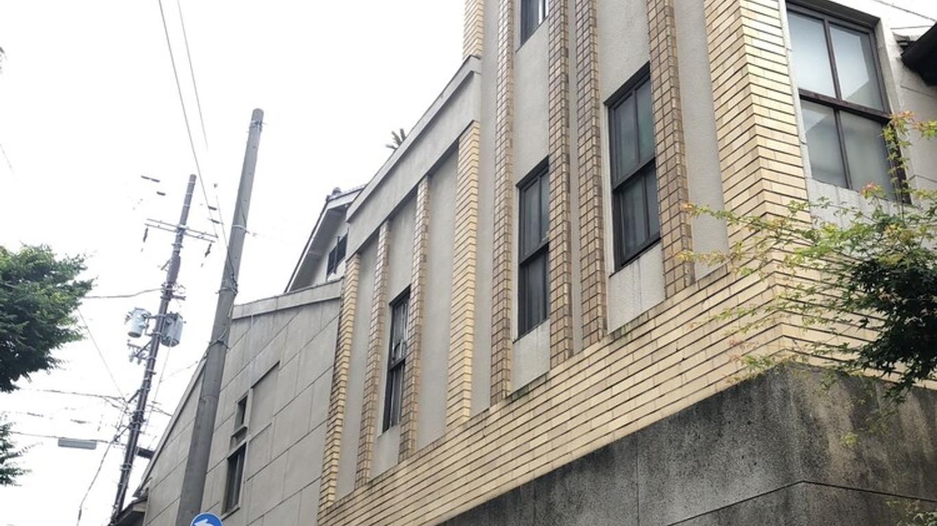 Higashiyama Hotel