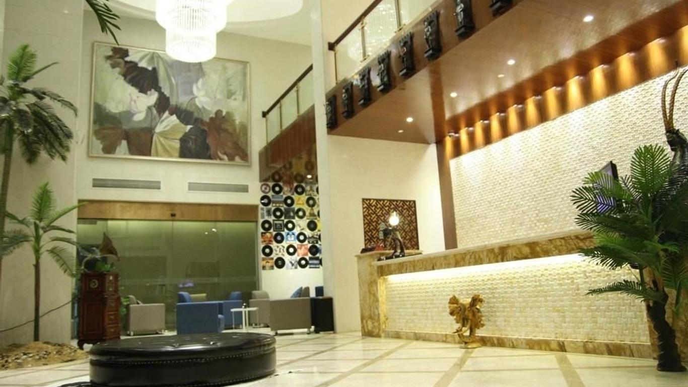 Jiashan Hool Ywood Hotel