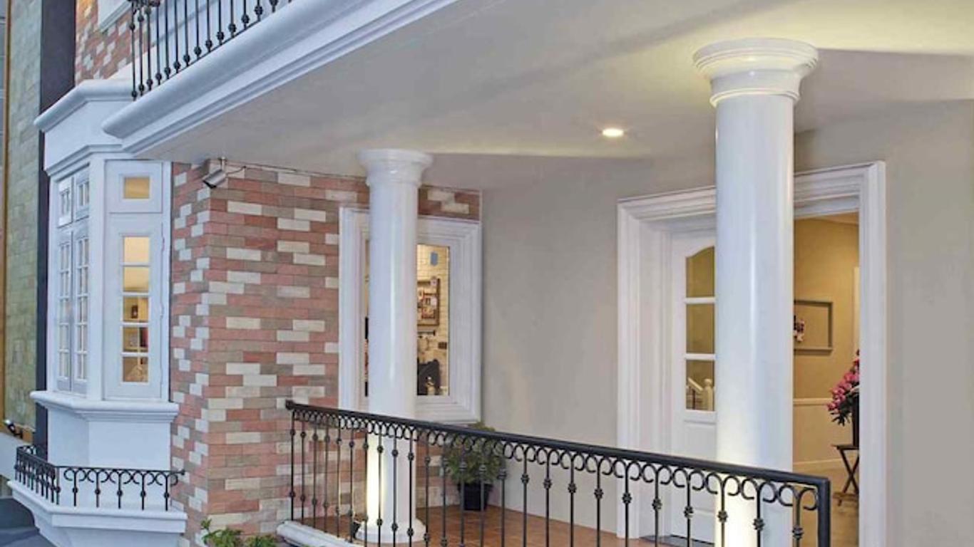 Cottonwood Bed & Breakfast House Bandung