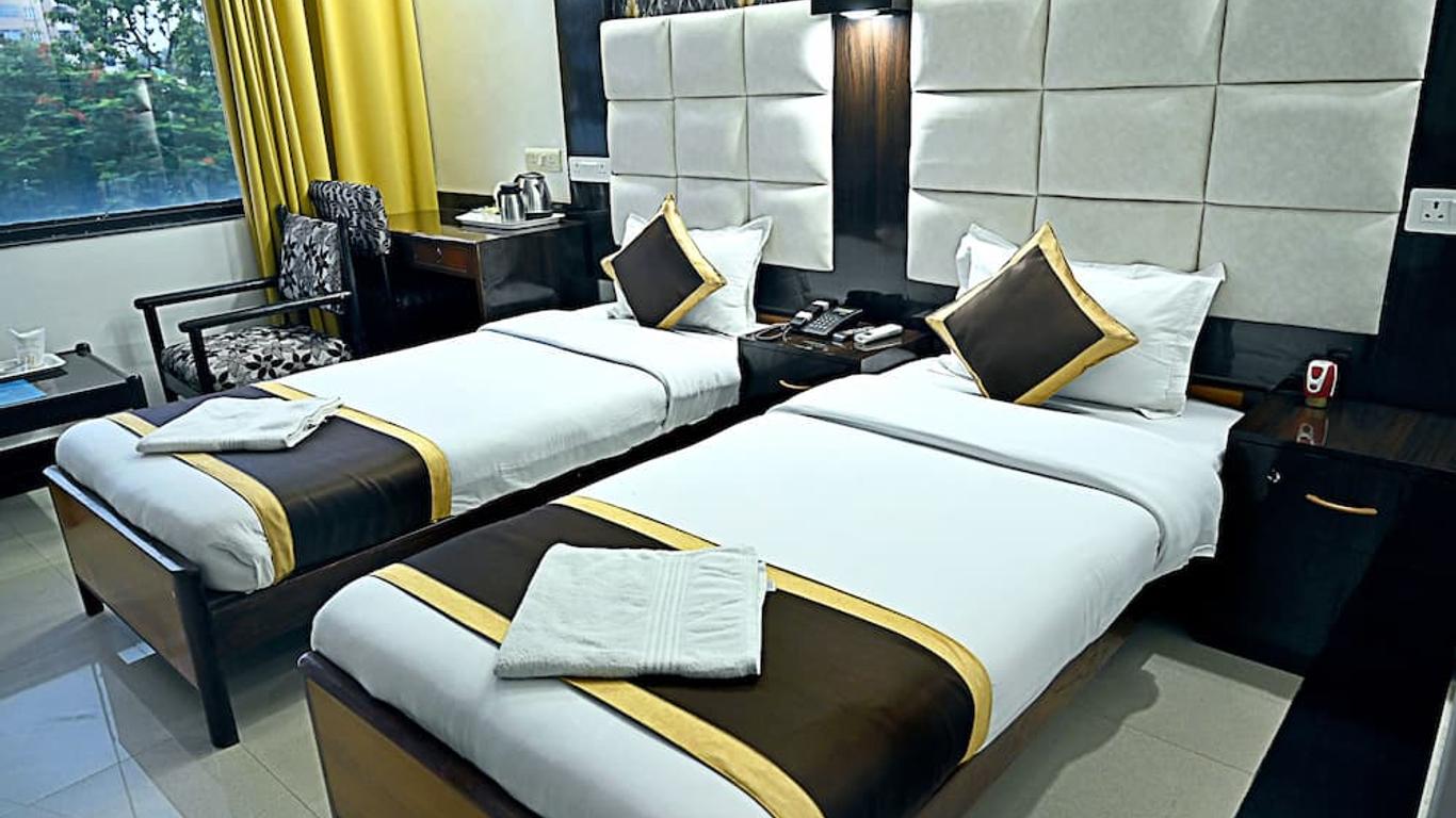 Hotel Rajhans International