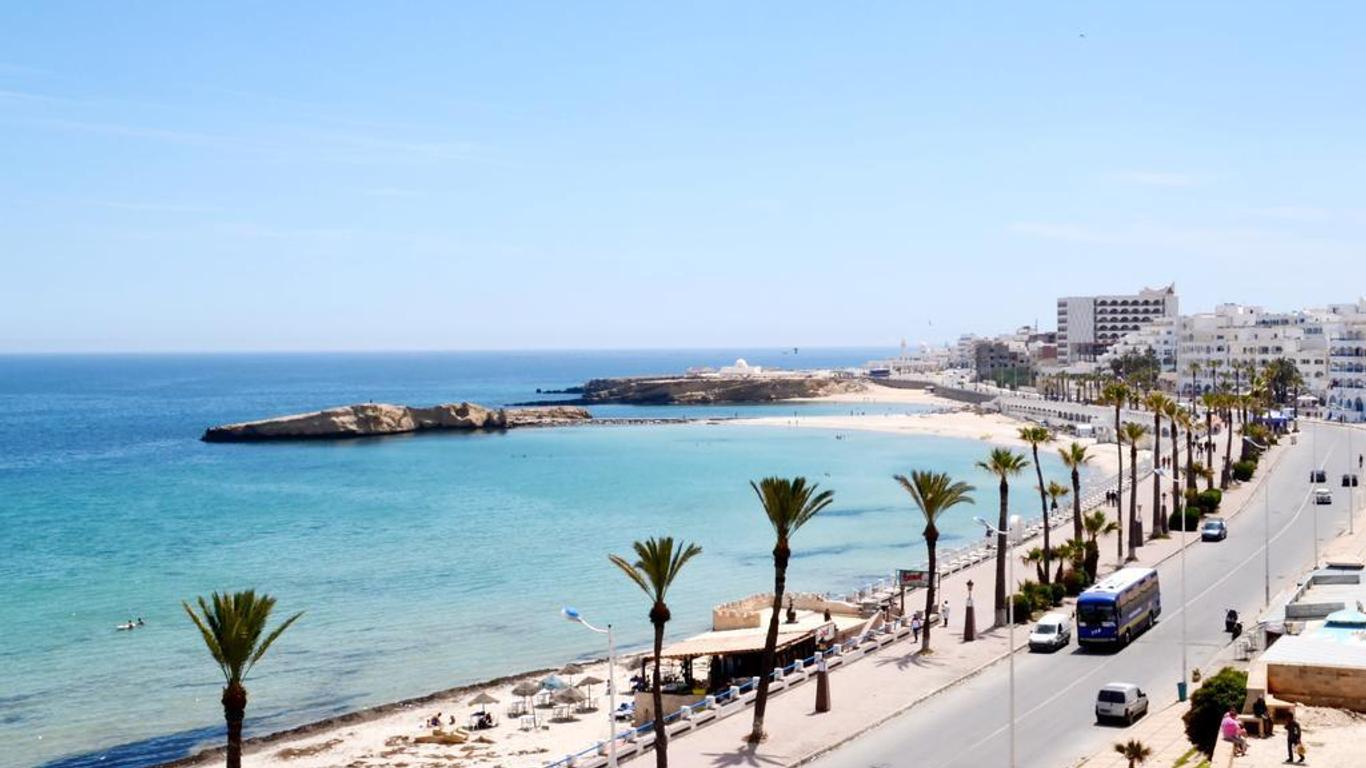 Hotel Corniche Palace