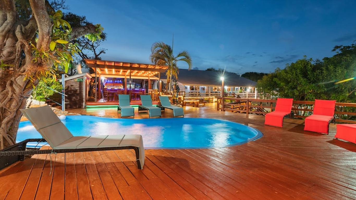 Hotel and Dive Center Roatan Yacht Club