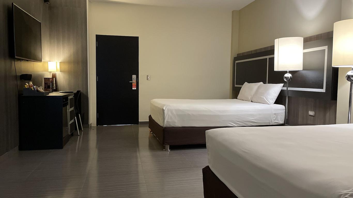 Rado Hotel - Santa María