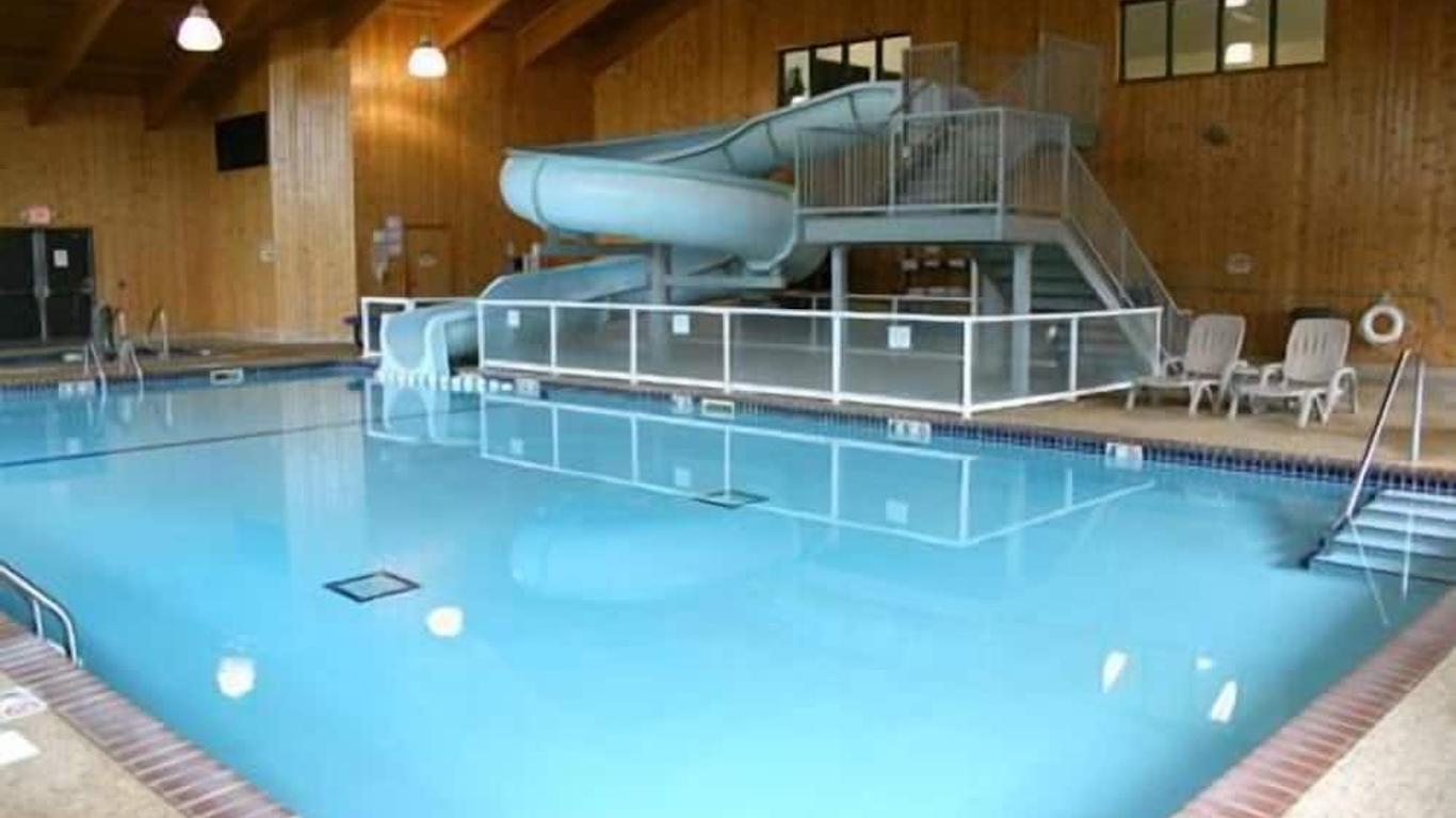 Pelican Lakes Motel