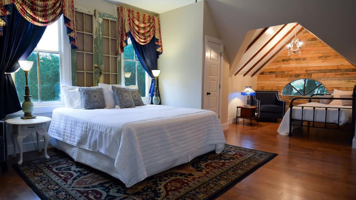 Clermont Bluffs Bed & Breakfast