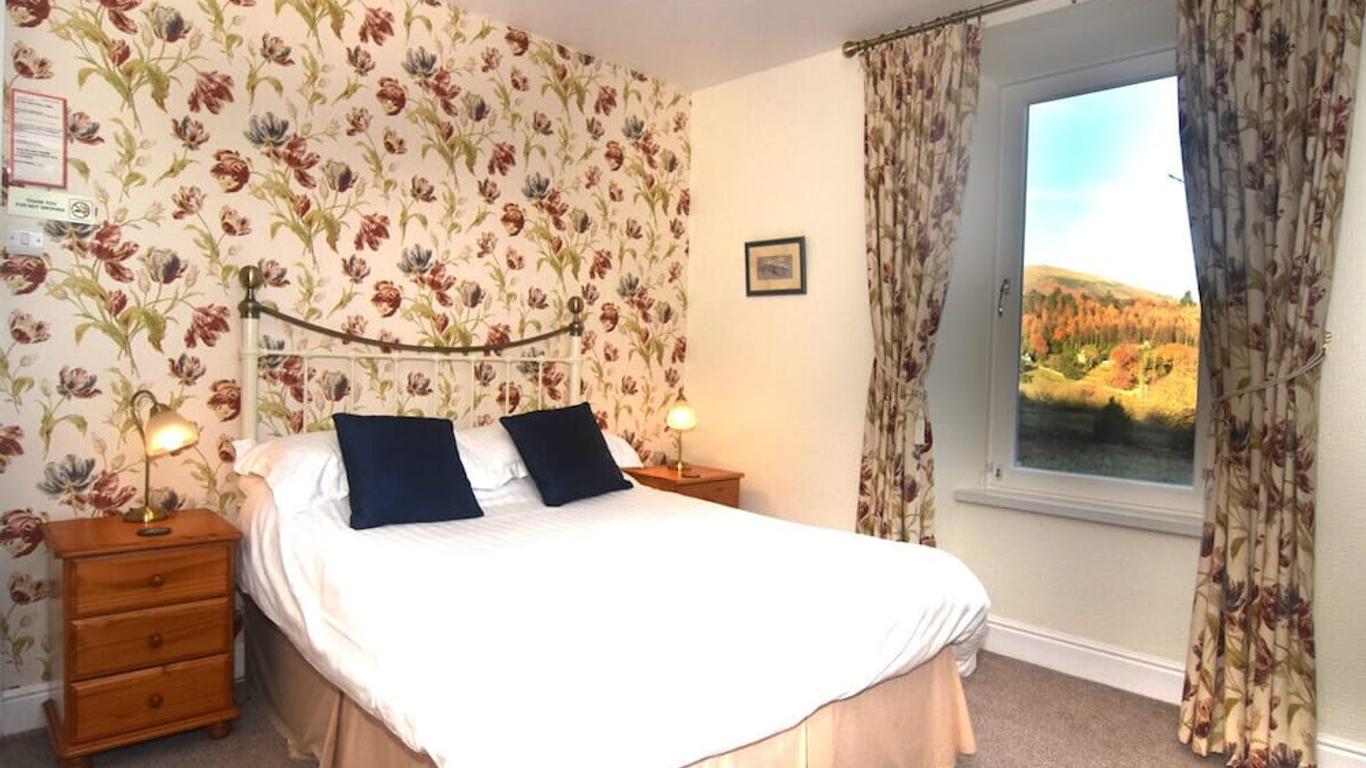 Forest How Guest House