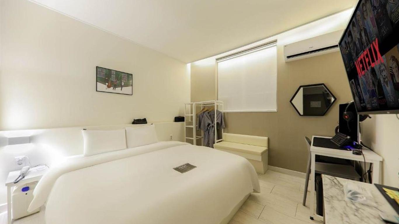 Hotel Yam