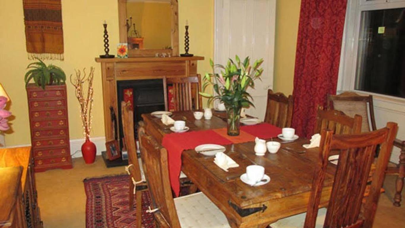 Strome Lodge