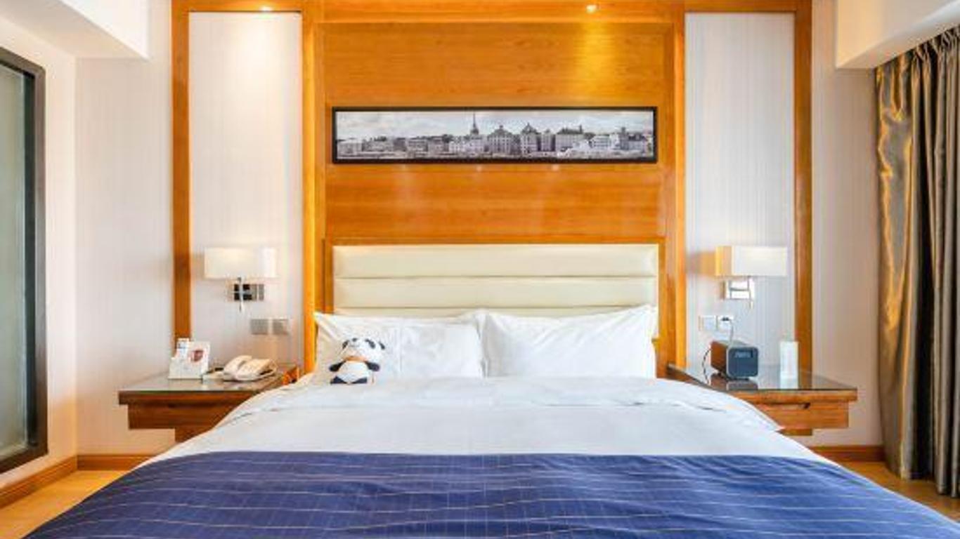 Yj International Hotel (Chengdu East Railway Station Chengyu Overpass Metro Station)