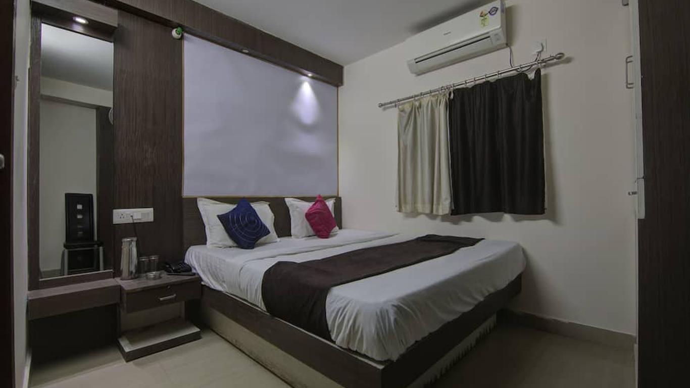 Oyo 12305 Raj Residency