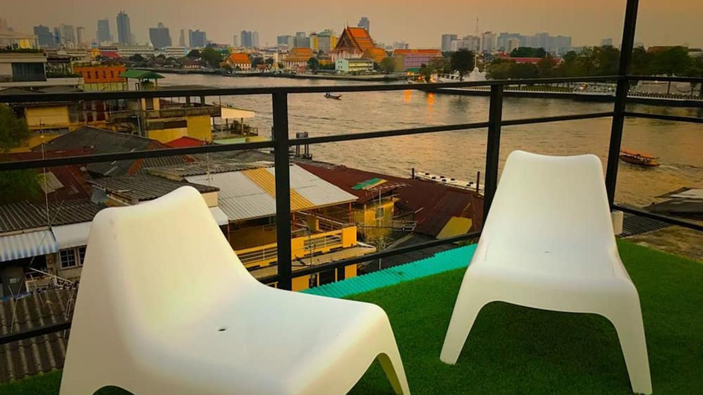 Pho Hostel