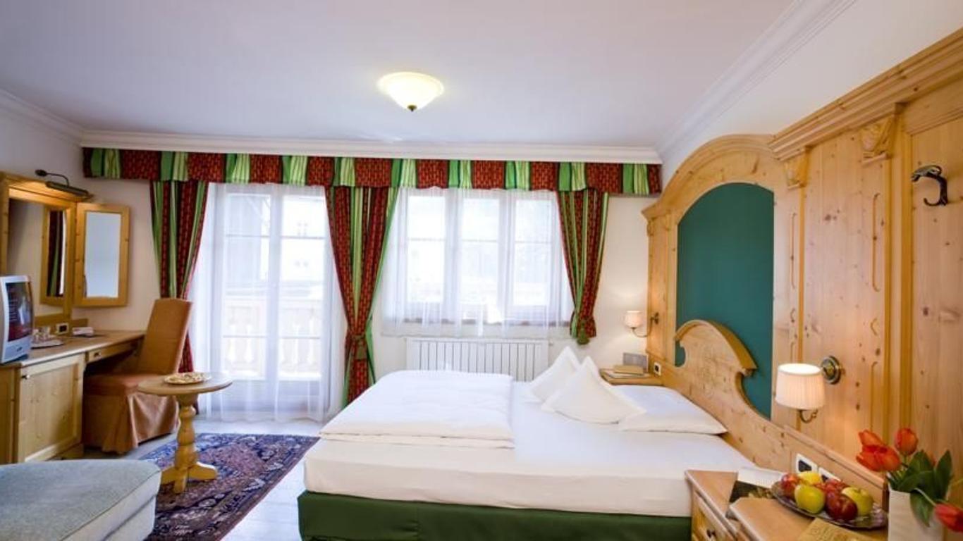 Posta Zirm Hotel