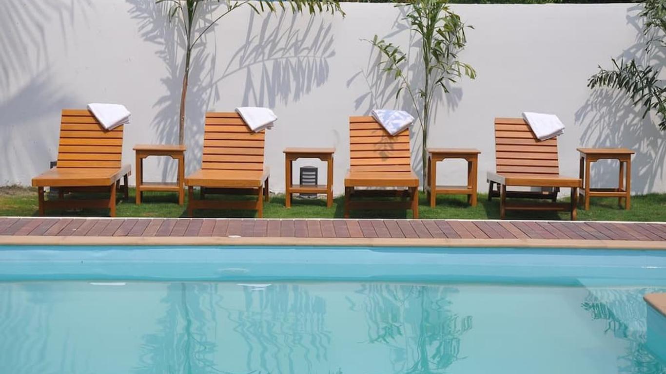 Paragon Hotel