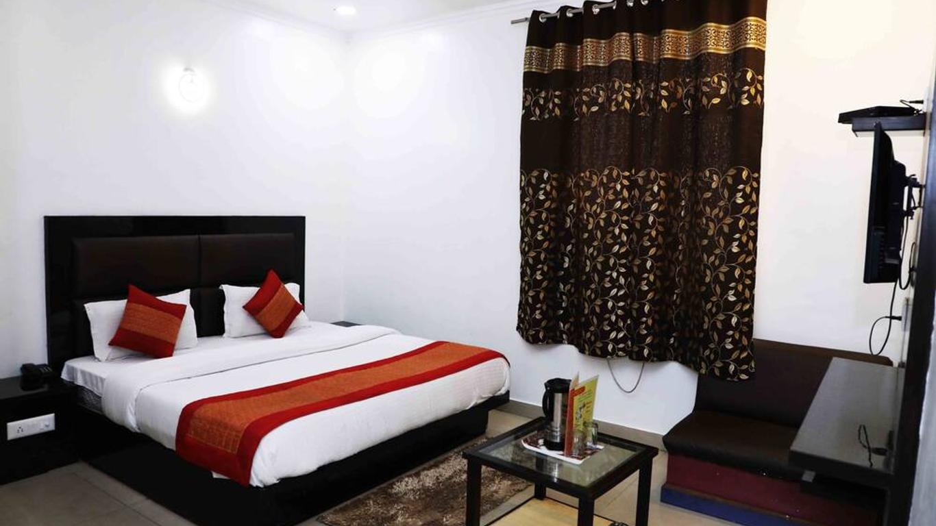Hotel Kumar Palace