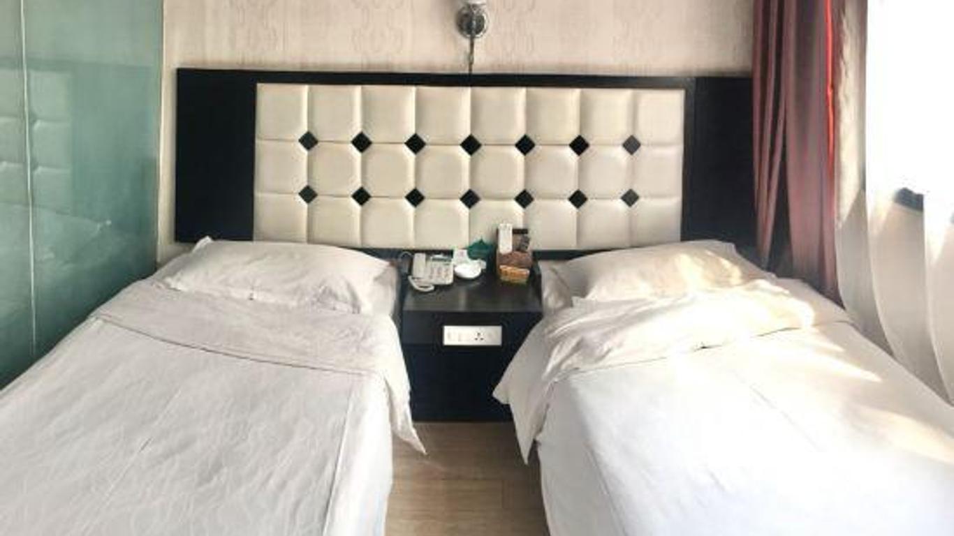 Heluo Sunshine Culture Theme Hotel