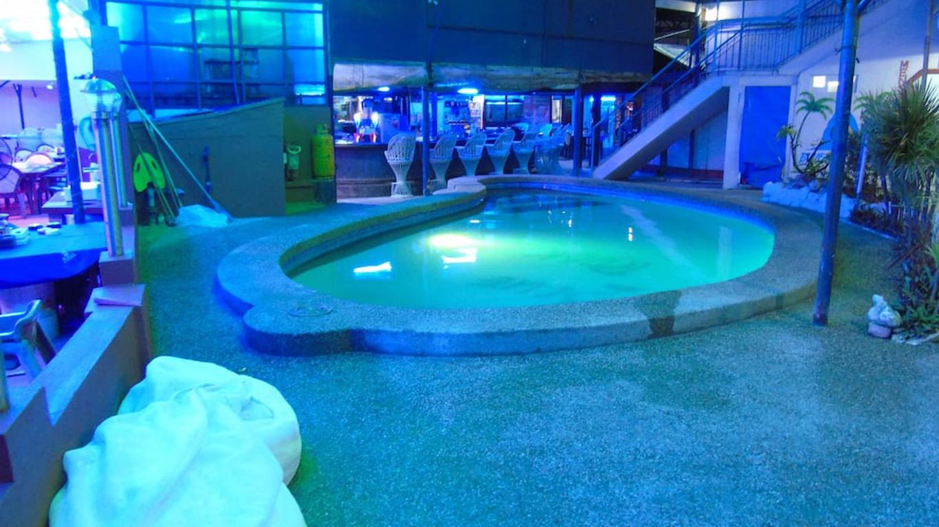 Blue Rock Resort And Dive Centre