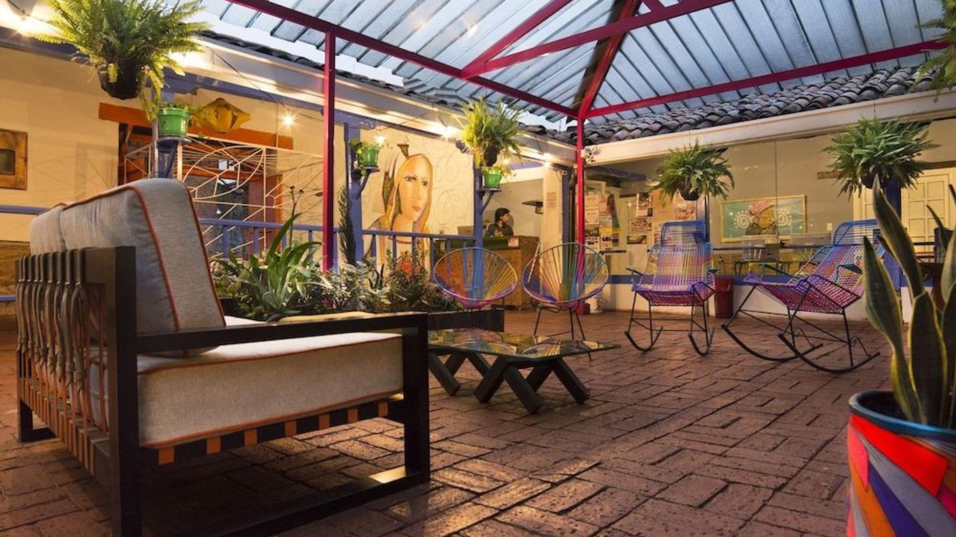 Fatima Suites - Hostel