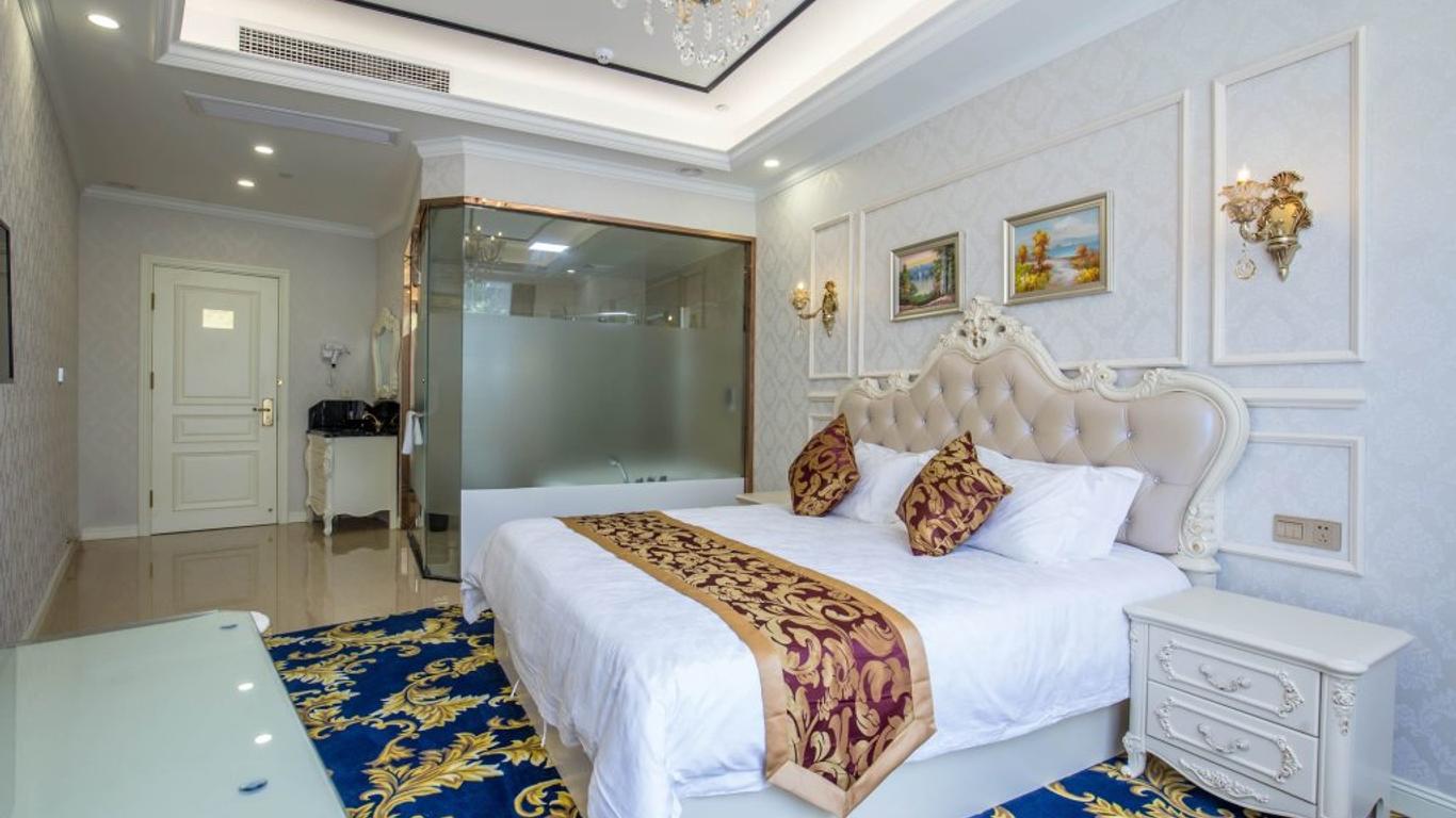 Whezhou New World Hotel