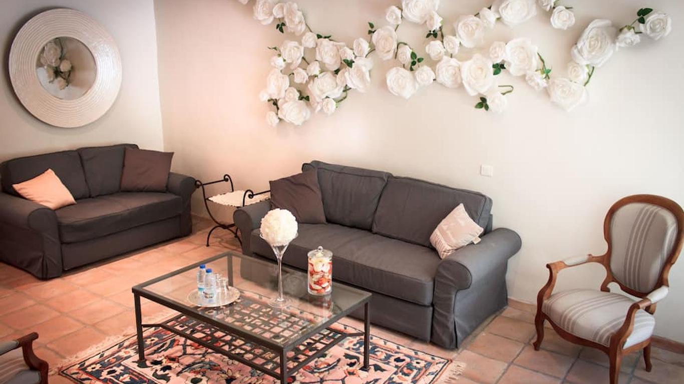 Gite des Carmes and Spa