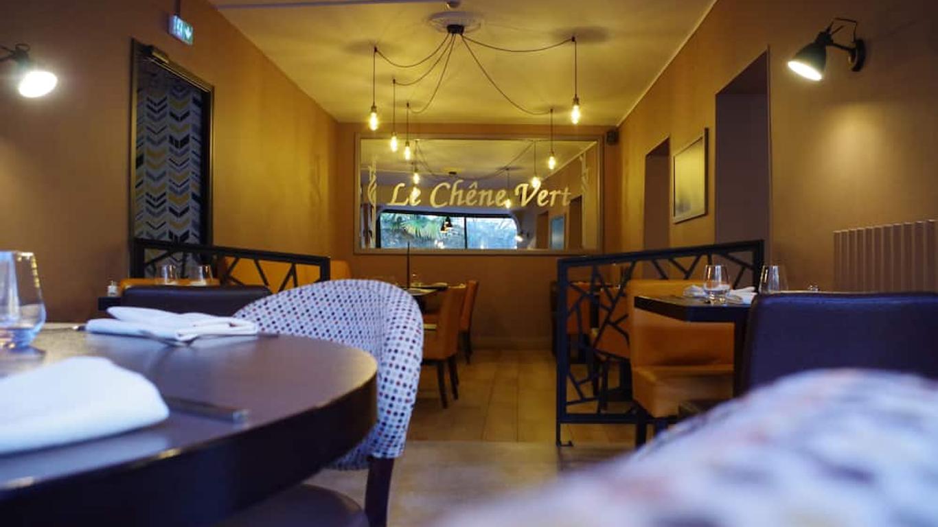 Logis Hotel Le Chêne Vert