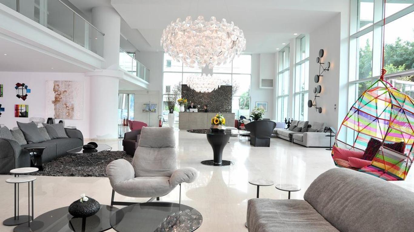 Athenaeum Palace & Luxury Suites