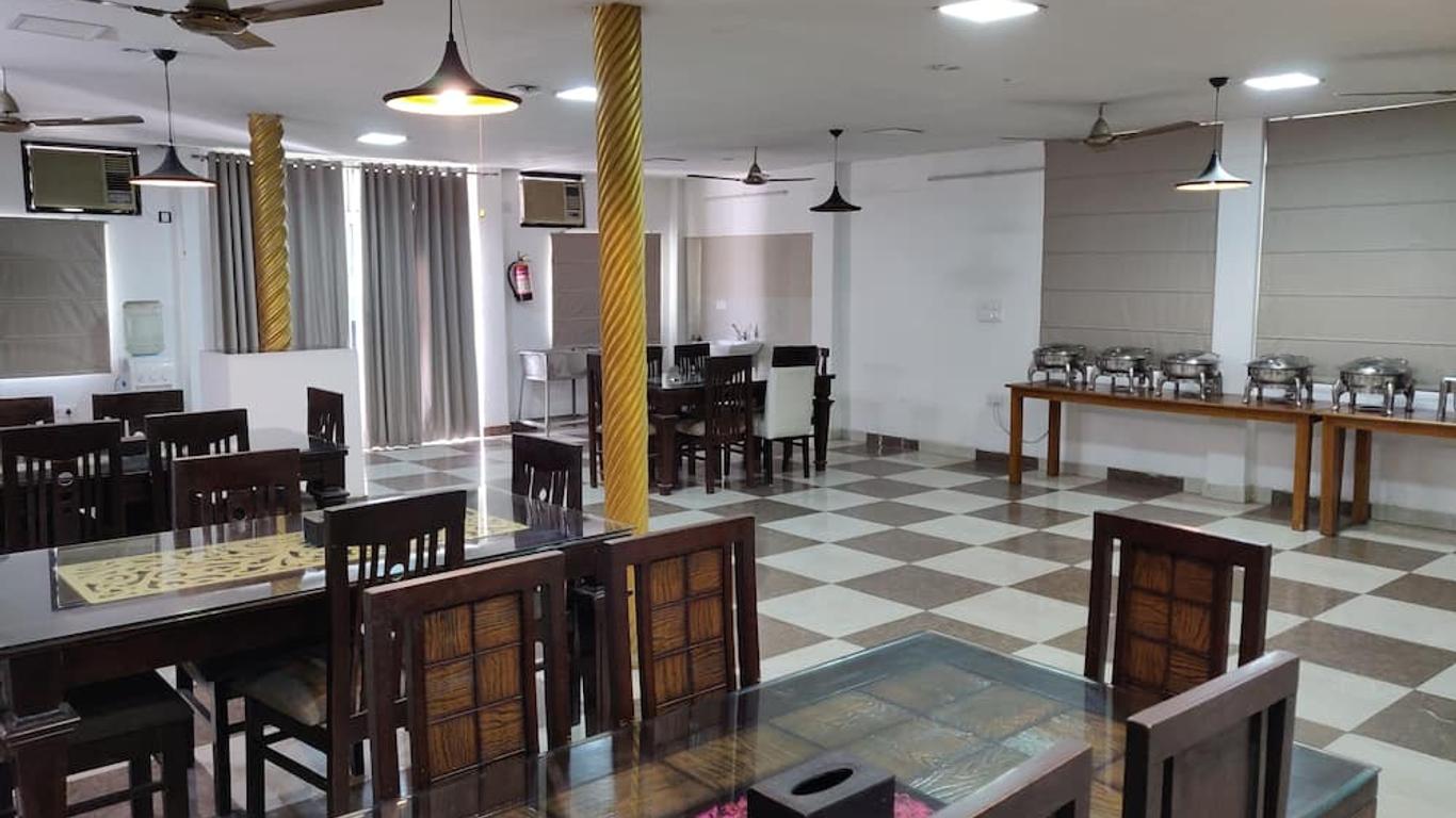 Sangvi Palace Hotel