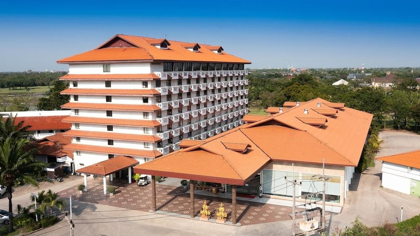 Pinehurst Golf Club & Hotel