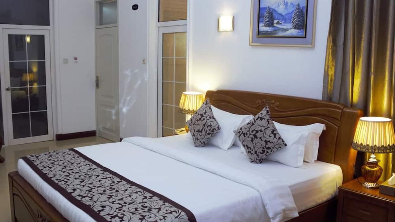 Kingsbridge Royale Hotel
