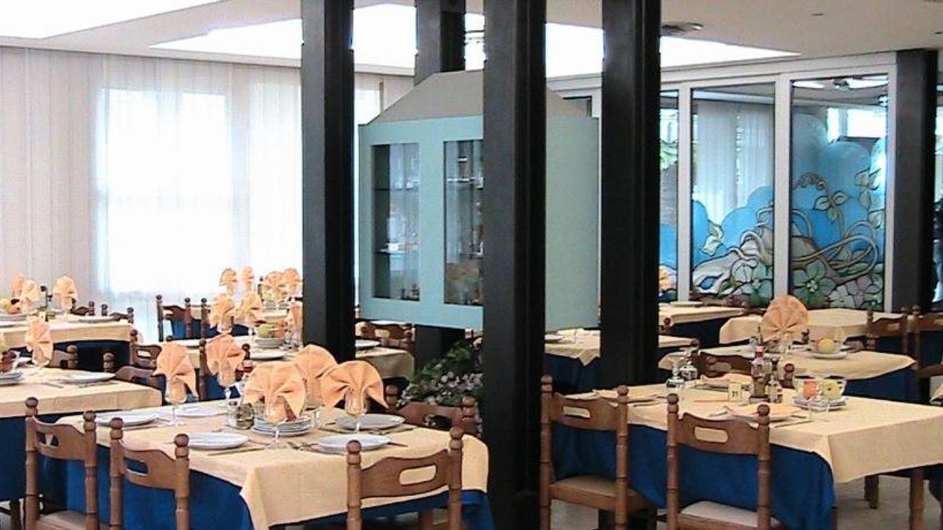 Hotel Universo