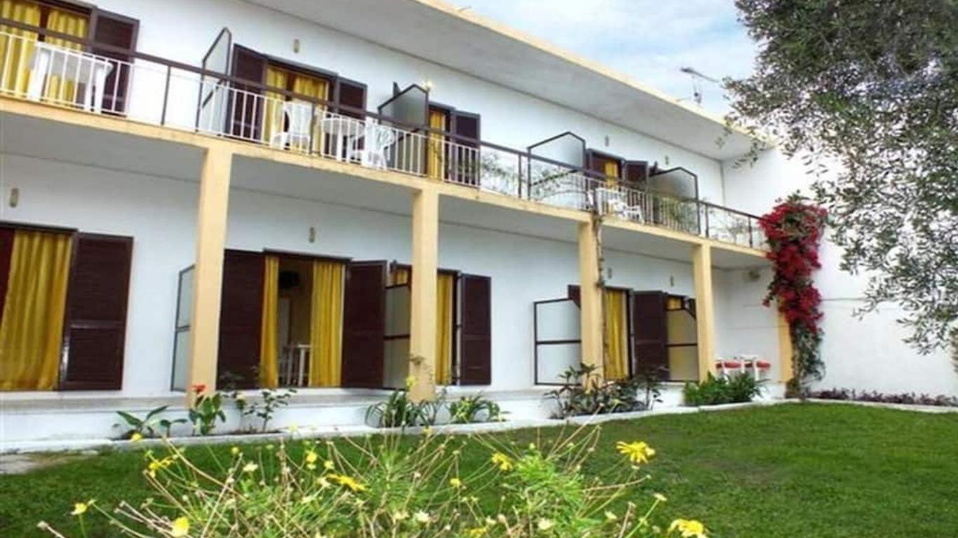 Firefly Hotel