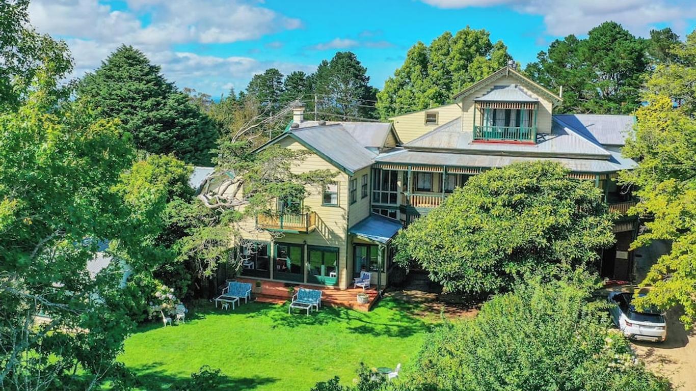 Leura House