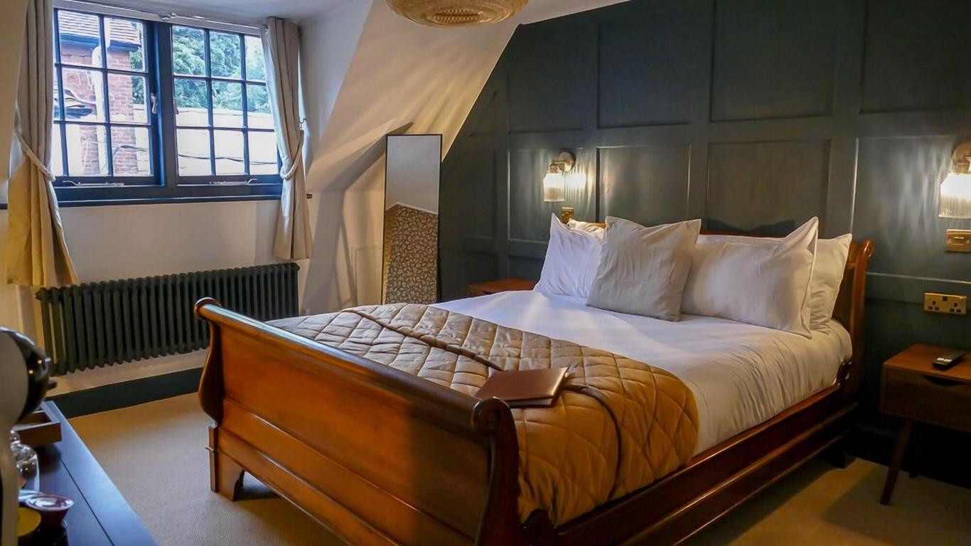 The Bugle Coaching Inn