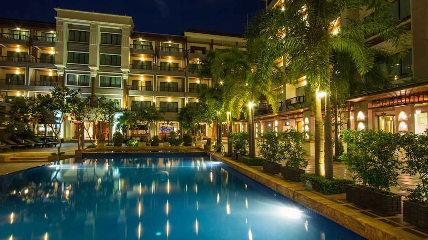 Royal Empire Premium Hotel