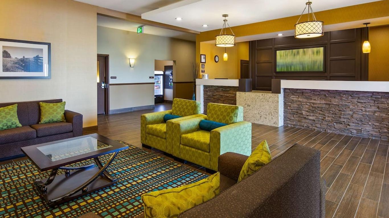 Best Western Plus Moosomin Hotel