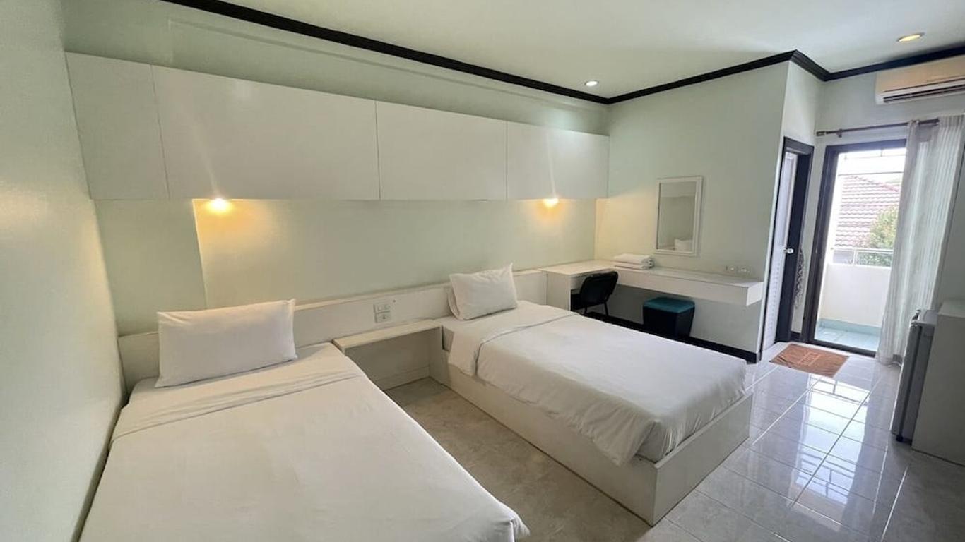 Chonlapruk Lakeside Hotel