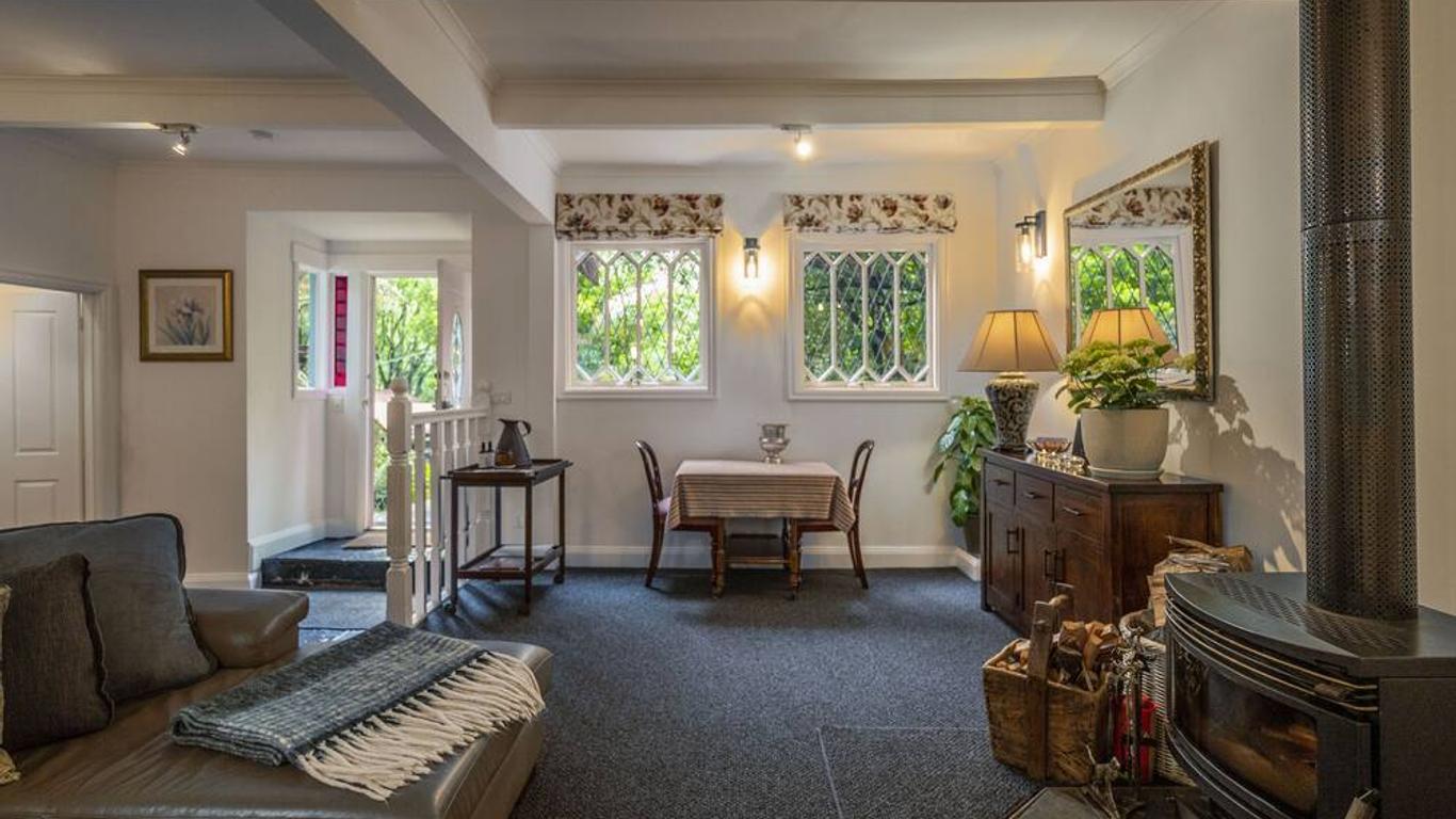 Wild Orchid Olinda Private Luxury Cottage