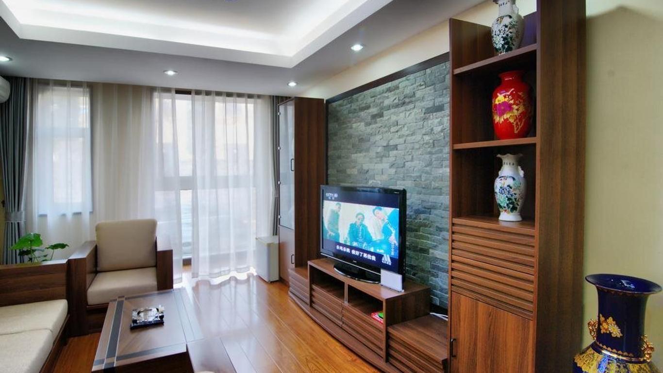 Happy Holiday Hotel
