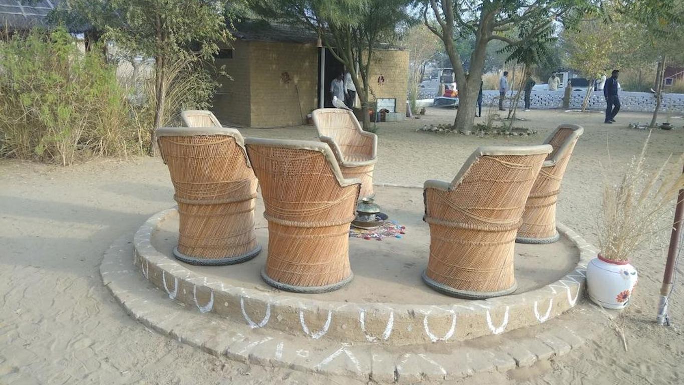 Umaid Safaris & Desert Lodge