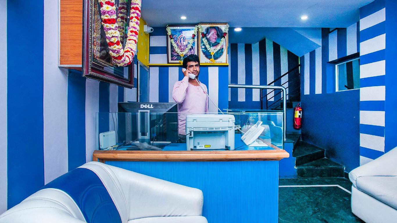 OYO 25036 Suraksha Residency