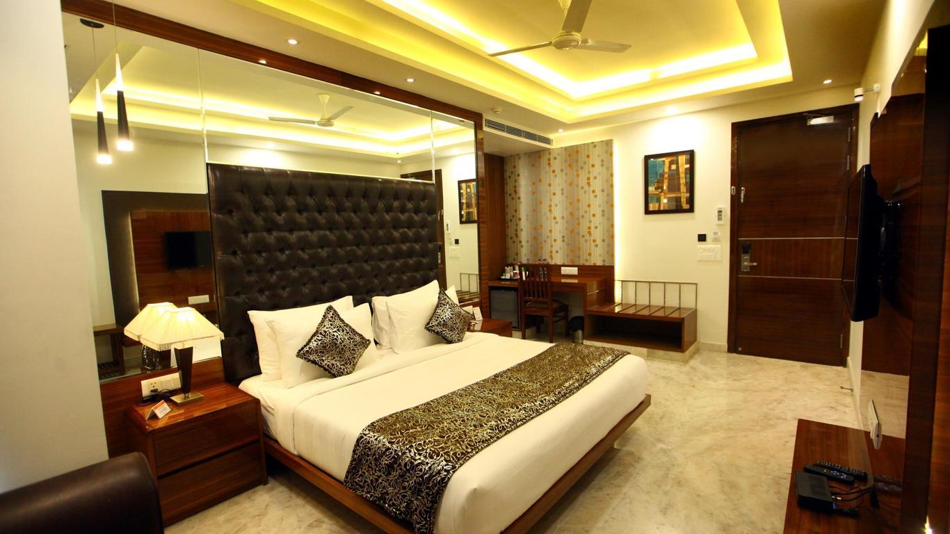 The Sentinel Hotel