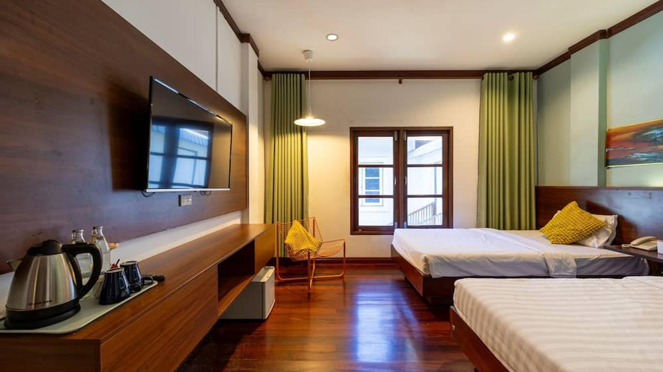 The President Hotel at Chokchai 4