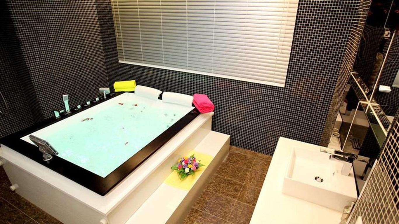 Hong Wei Yi Jia Chains Hotel