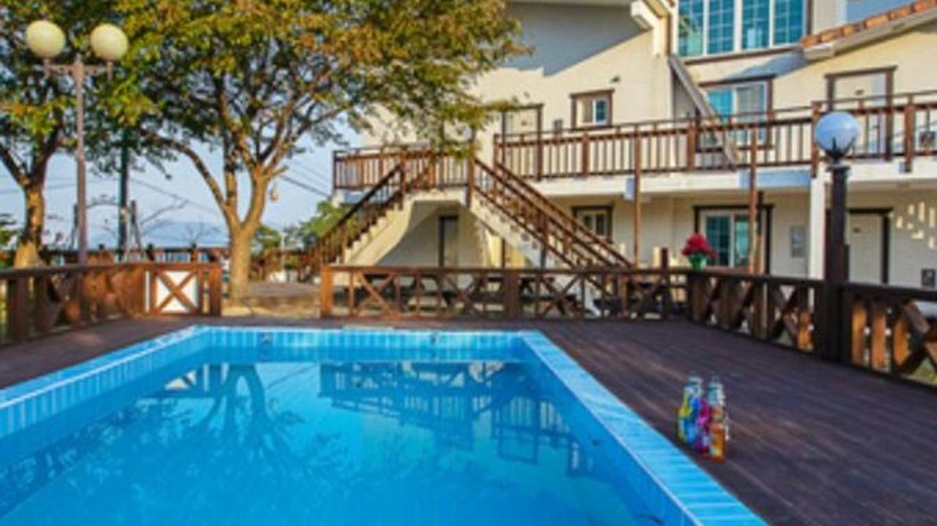 Monet Pension