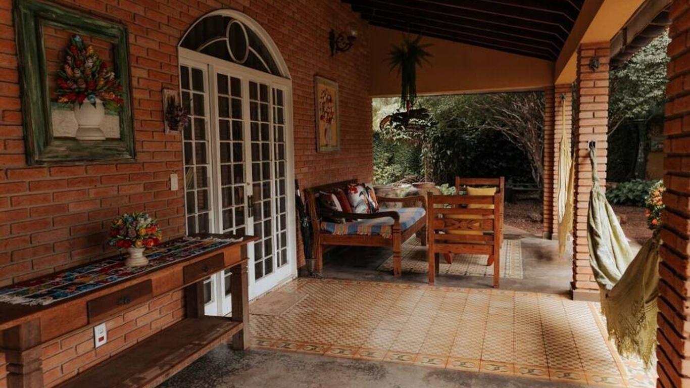 Hotel Pousada Chalé das Flores