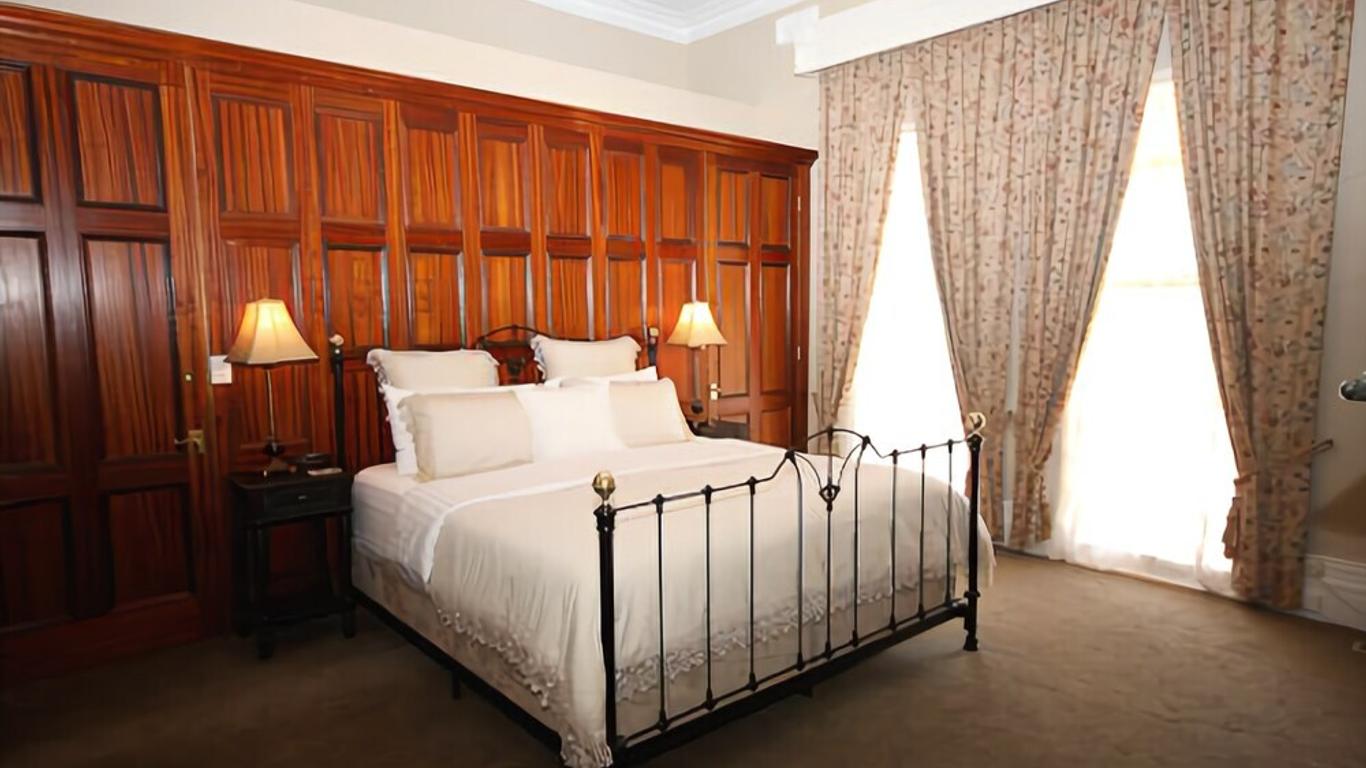 Carlyle House B&B