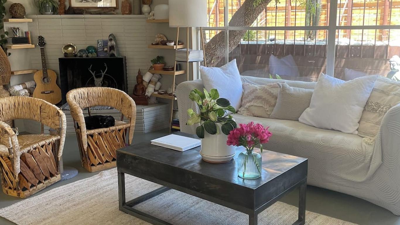 Miracle Manor Retreat Bed & Breakfast